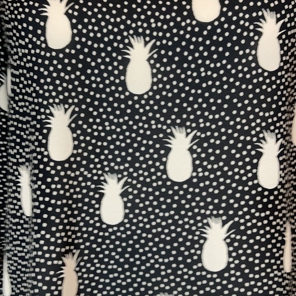 Mix by 41 Hawthorn Pineapple Print Top - EUC - Picture 2 of 6